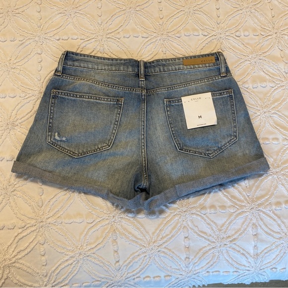 Cello distressed blue jeans Size Medium - Picture 2 of 4